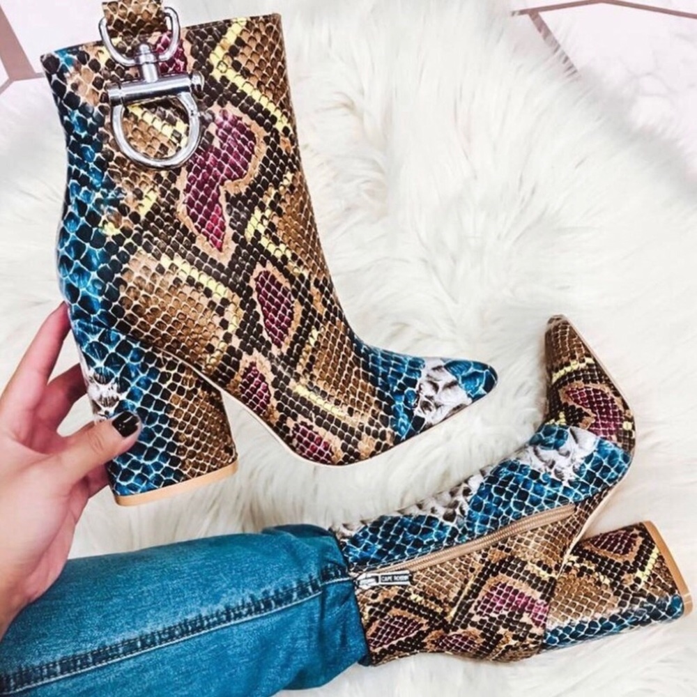 Cape Robbin Triangle Multicolor Snake-Print Bootie - Picture 2 of 8